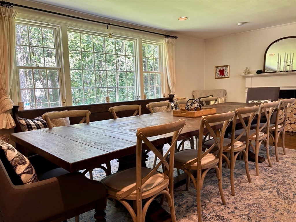 Dining room, Interior, Recessed Lighting