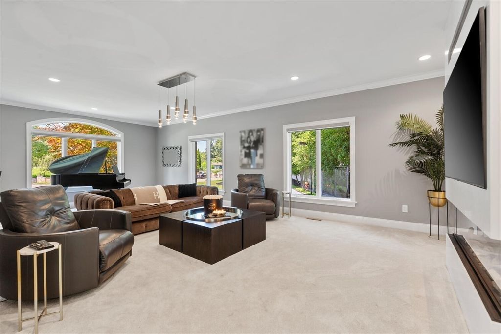 Interior, Living room, Pendant Lights, Piano, Recessed Lighting