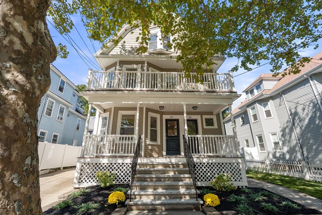 Exterior, Facade, Queen Anne Victorian