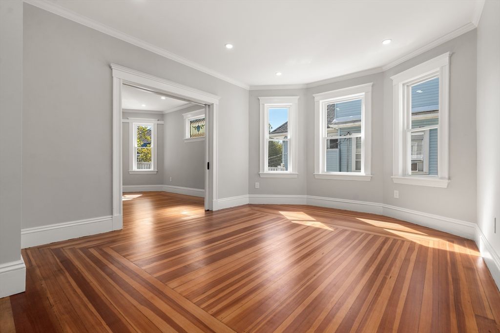 Empty room, Interior, Recessed Lighting, Wood Texture Flooring