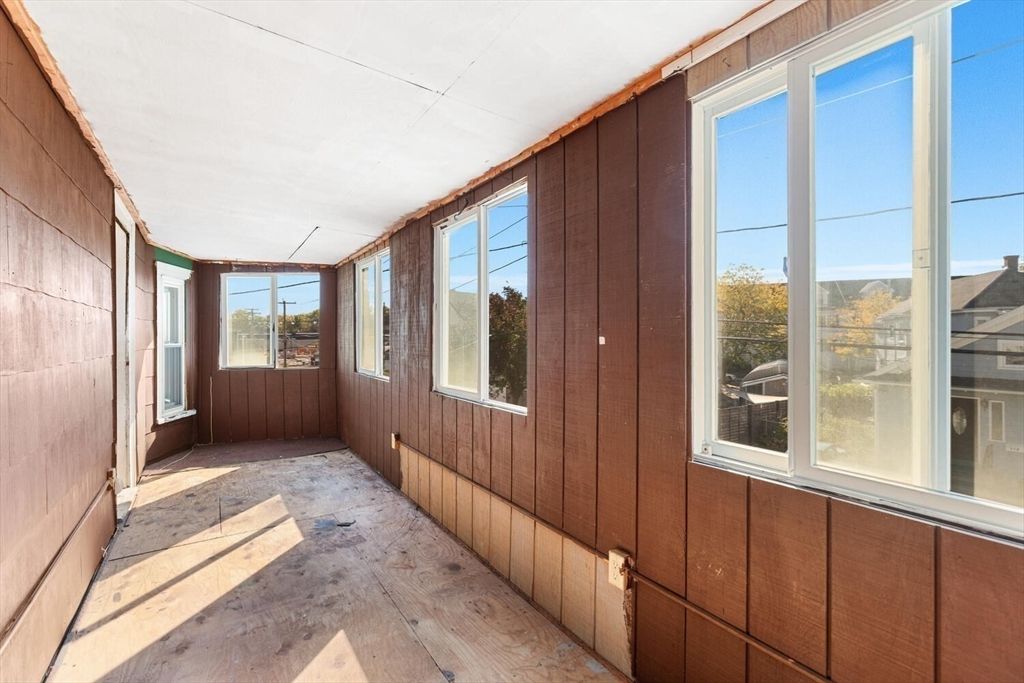 Empty room, Interior, Sun Room, Wooden Walls