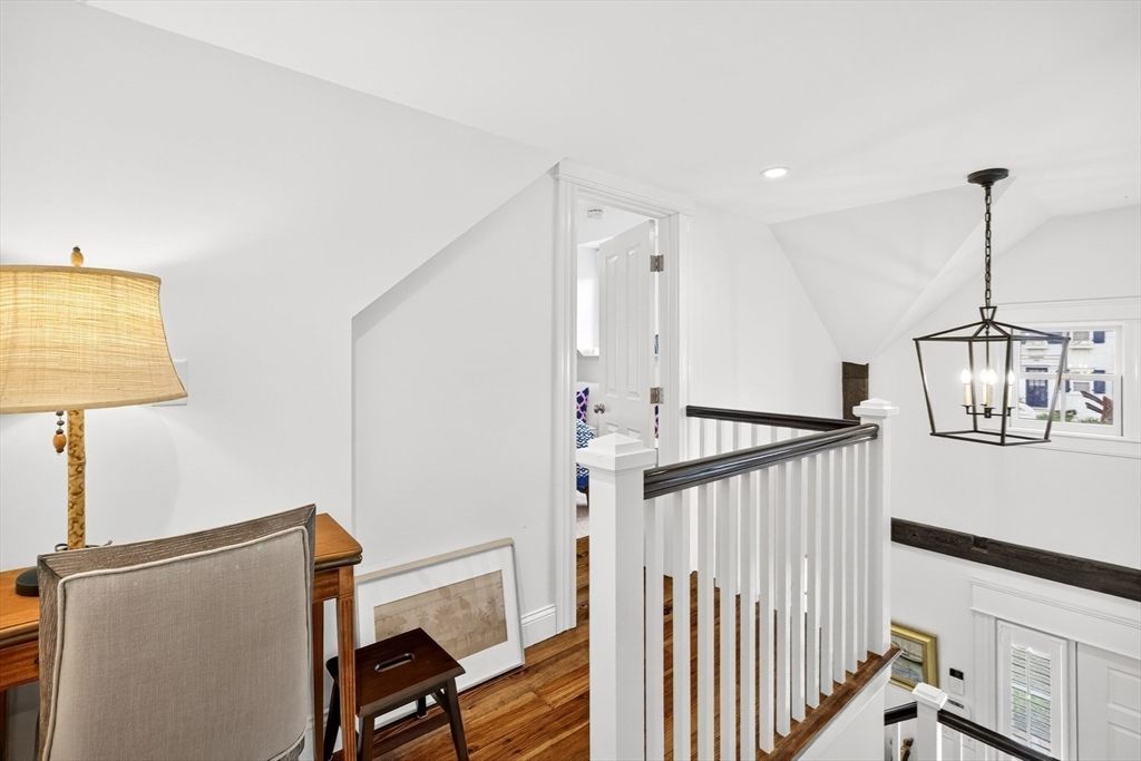 Interior, Pendant Lights, Recessed Lighting, Wood Texture Flooring