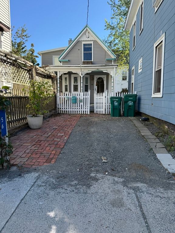 Exterior, Facade, Queen Anne Victorian