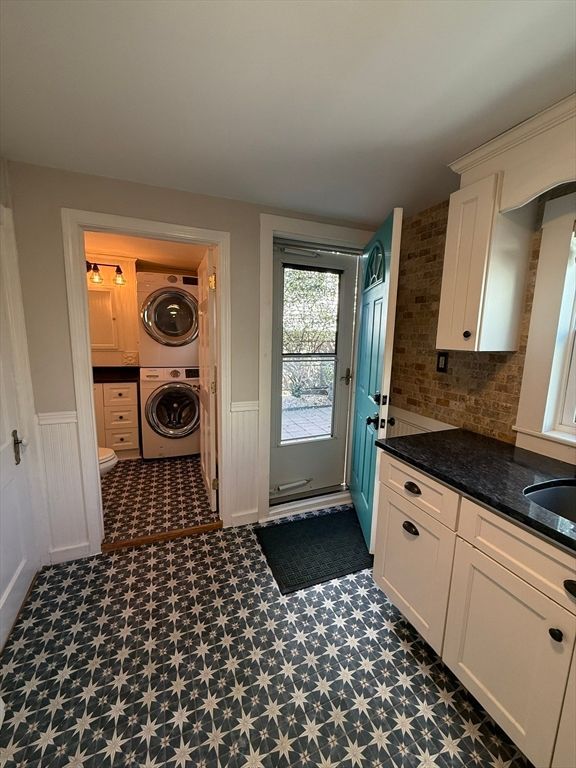 Interior, Kitchen, Utility Closets, Washer