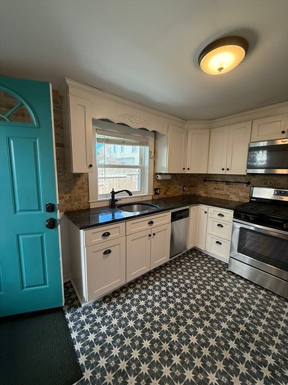 Interior, Kitchen, Stainless Steel Appliances