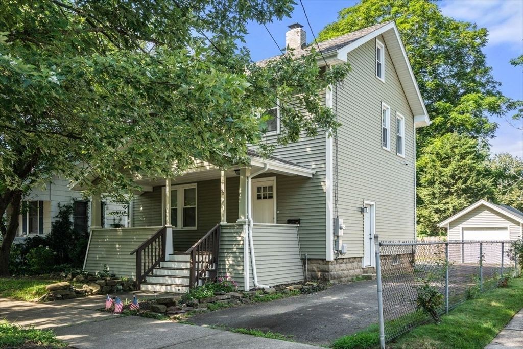 Exterior, Facade, Queen Anne Victorian