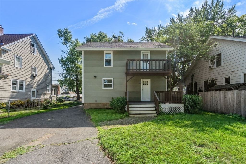 Exterior, Facade, Raised Ranch