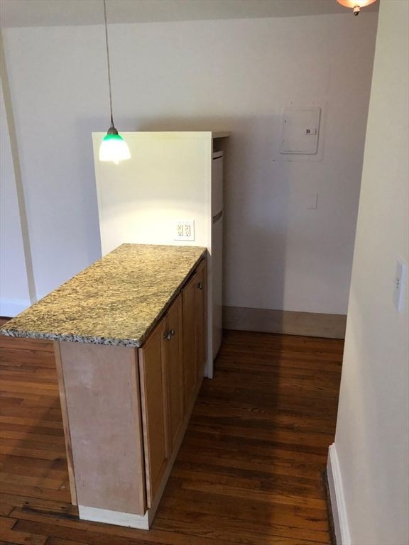 Interior, Pendant Lights, Wood Texture Flooring