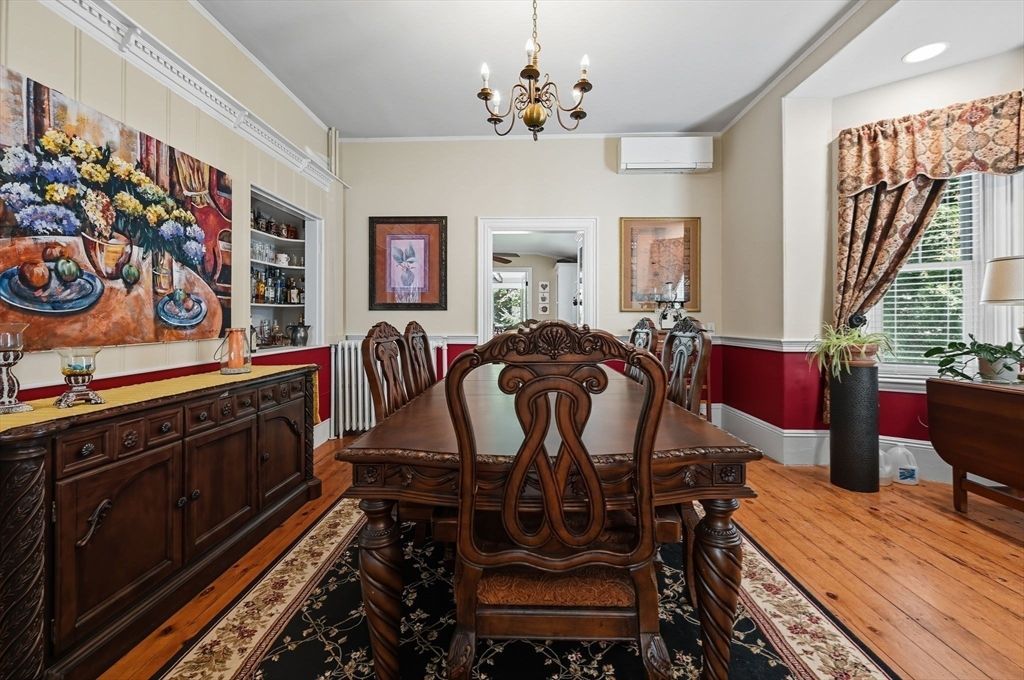 Chandelier, Dining room, Interior, Recessed Lighting, Wood Texture Flooring