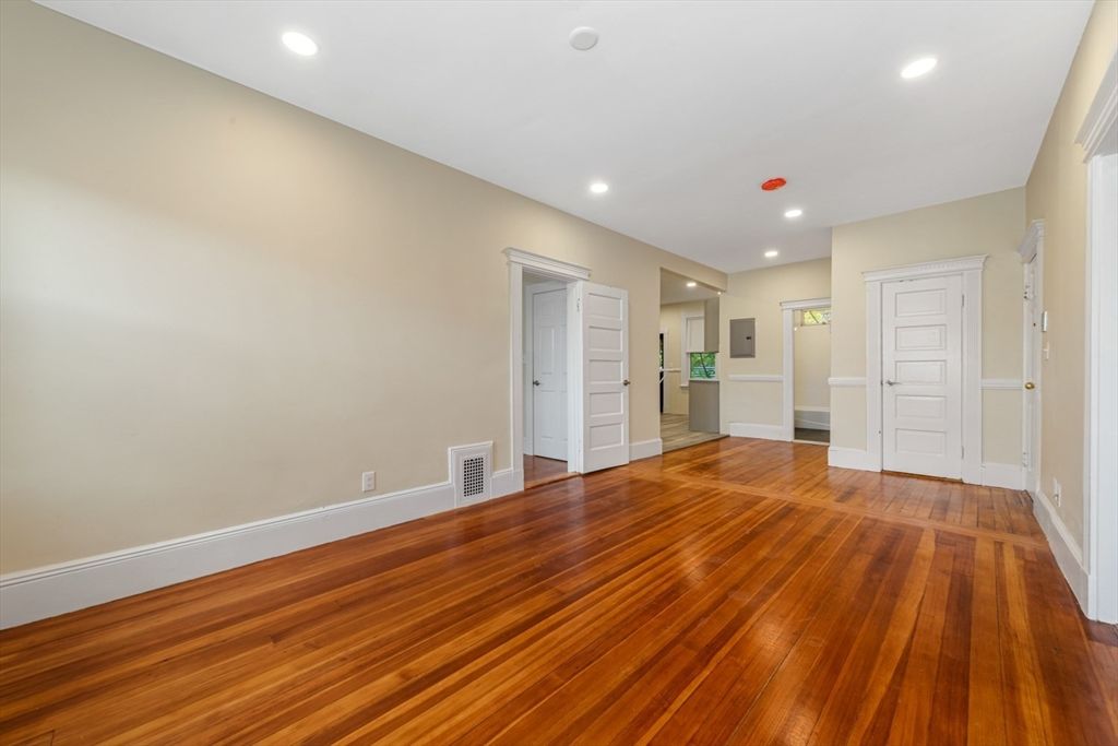 Empty room, Interior, Recessed Lighting, Wood Texture Flooring