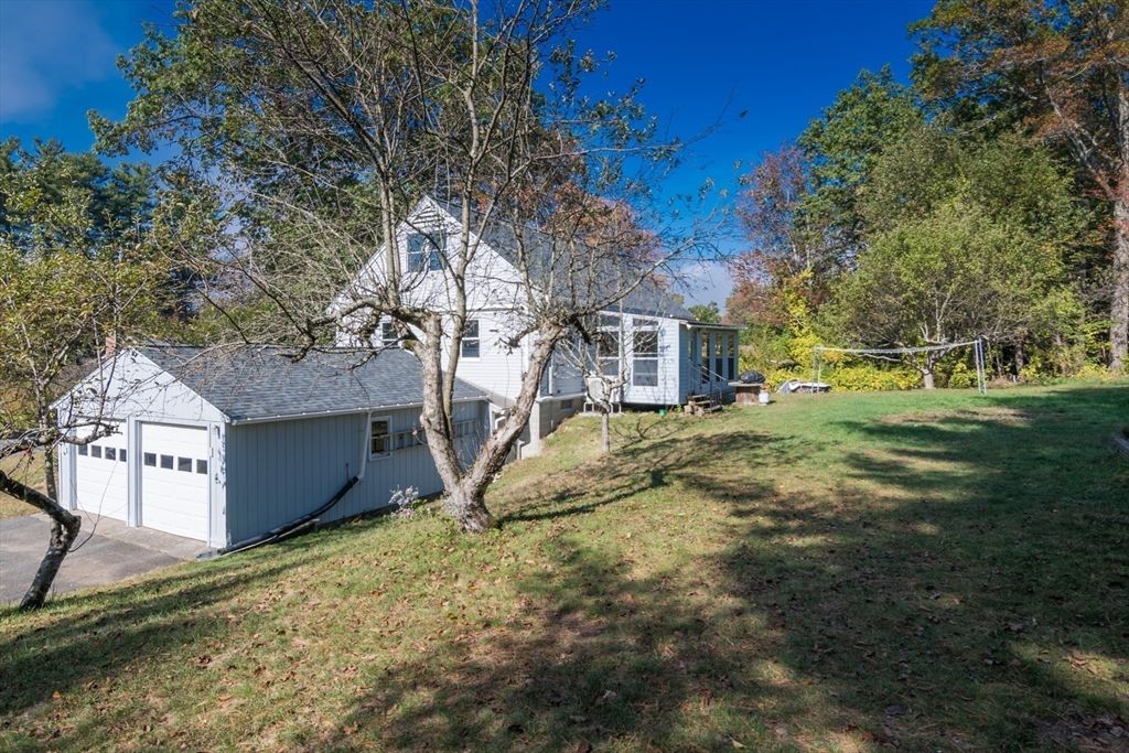 Backyard, Detached Garage, Exterior