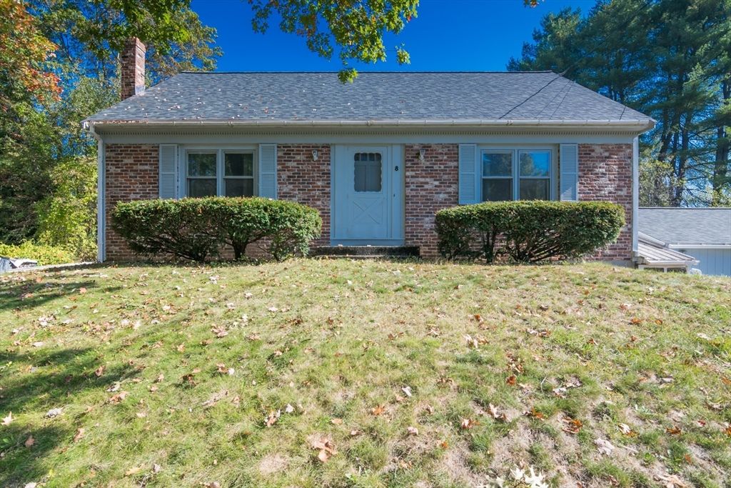 Exterior, Facade, Brick Facade, Cape Cod
