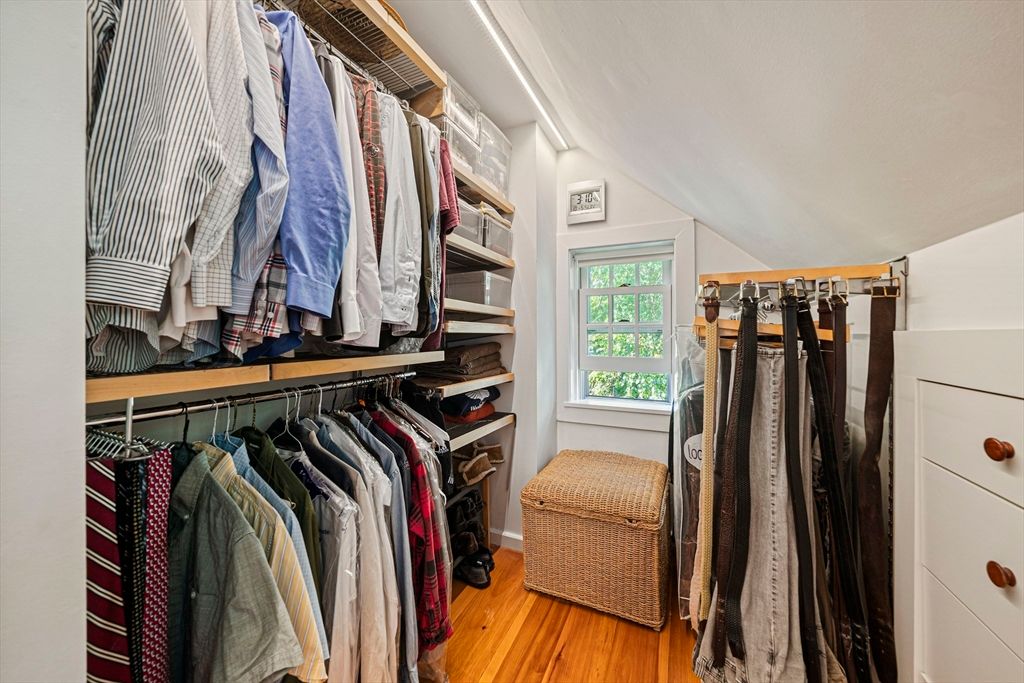 Interior, Walk-in Closets, Wood Texture Flooring