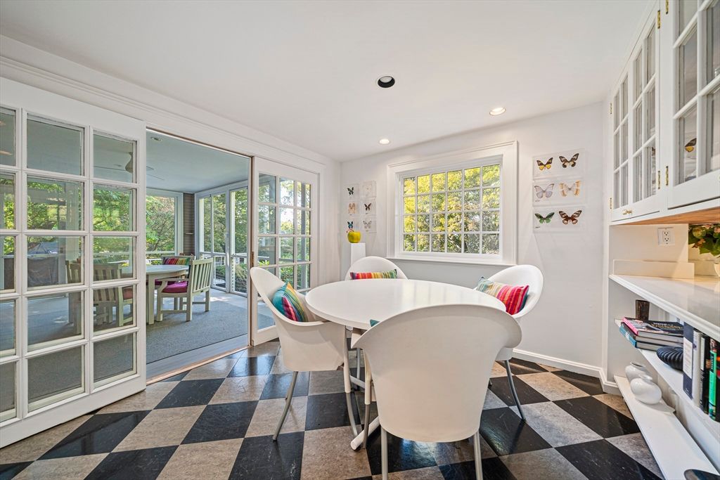 Dining room, Interior, Recessed Lighting
