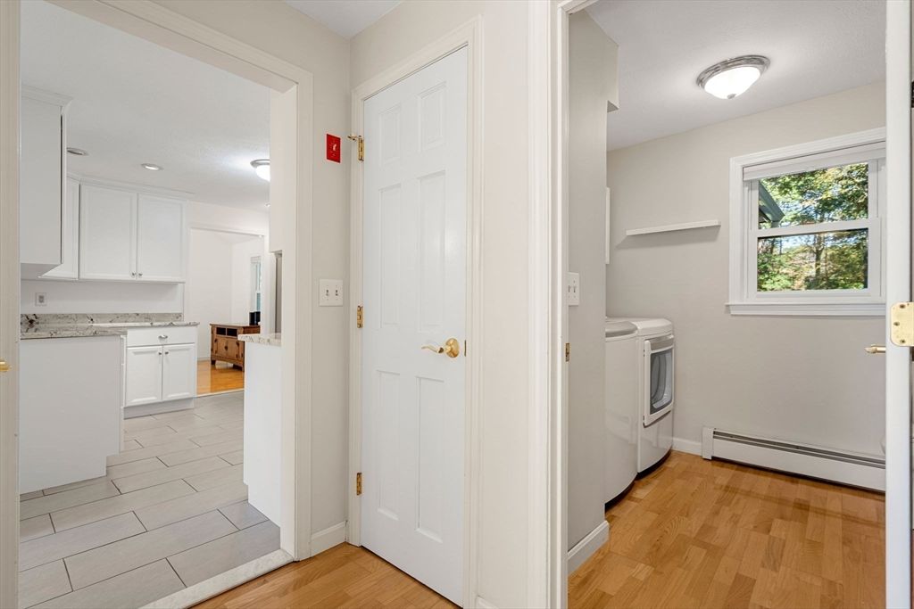 Interior, Kitchen, Washer, Wood Texture Flooring