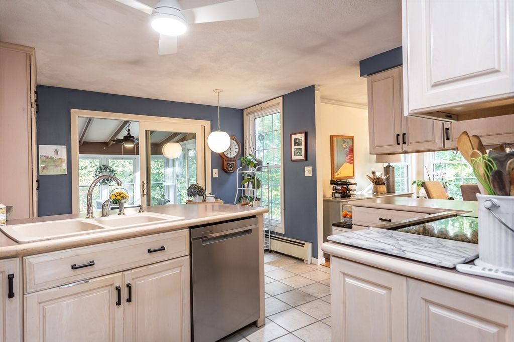 Interior, Kitchen, Pendant Lights