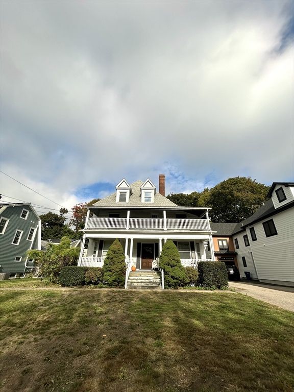 Backyard, Exterior, Facade, Queen Anne Victorian