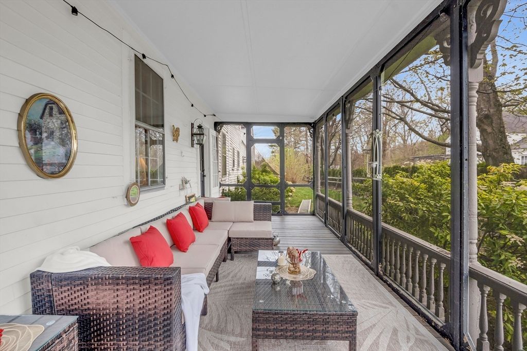 Interior, Living room, Sun Room, Wood Texture Flooring