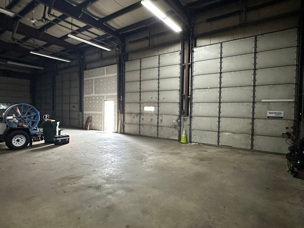 Garage, Interior