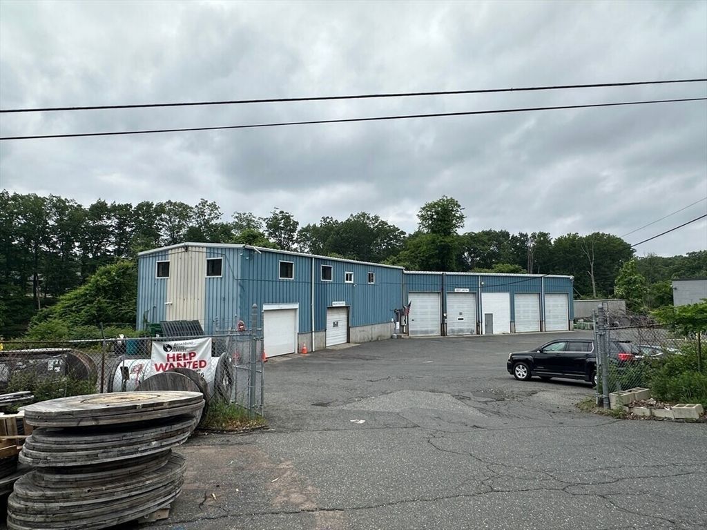 Detached Garage, Exterior