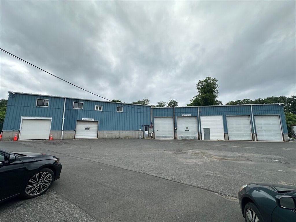 Detached Garage, Exterior