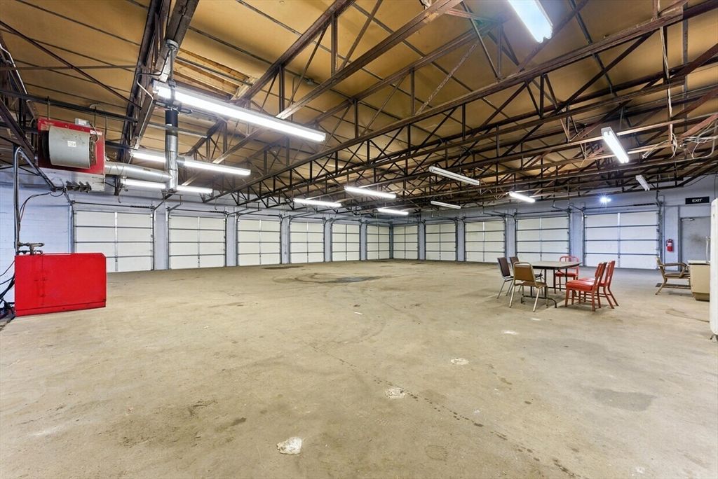 Garage, Interior