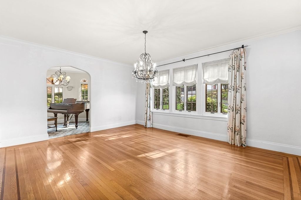 Chandelier, Interior, Piano, Wood Texture Flooring