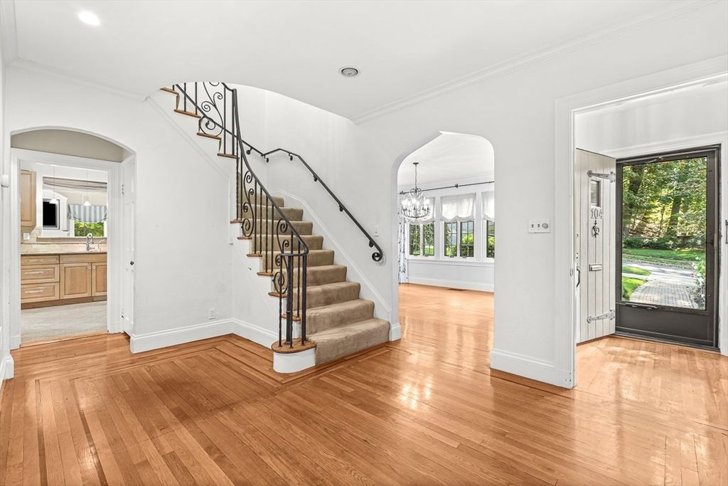 Chandelier, Interior, Recessed Lighting, Wood Texture Flooring