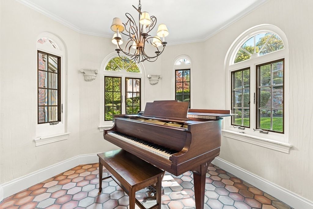 Chandelier, Interior, Piano