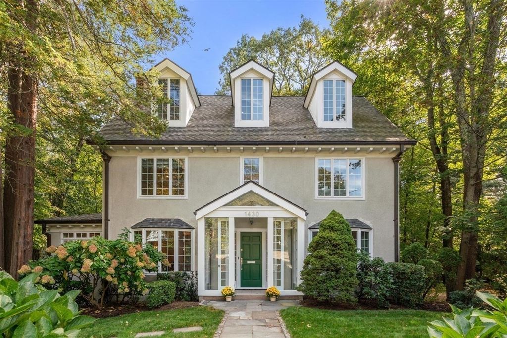 Exterior, Facade, Georgian