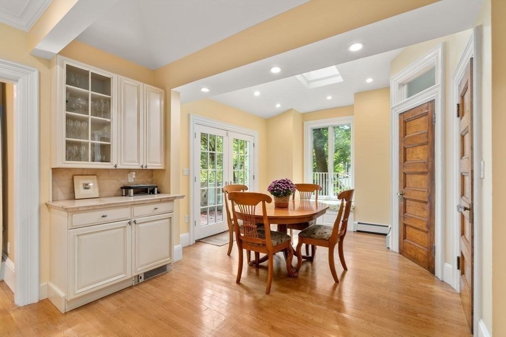 Dining room, Interior, Kitchen, Recessed Lighting, Wood Texture Flooring