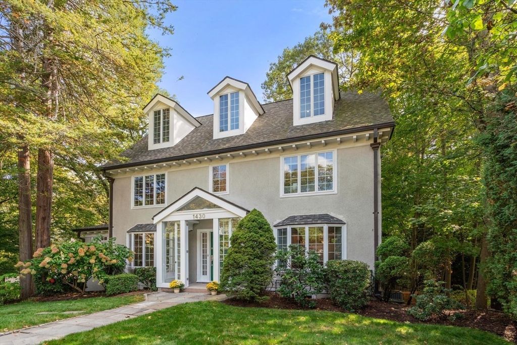 Exterior, Facade, Georgian