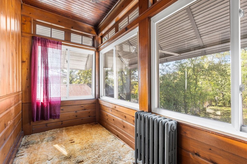 Empty room, Interior, Sun Room, Wooden Walls