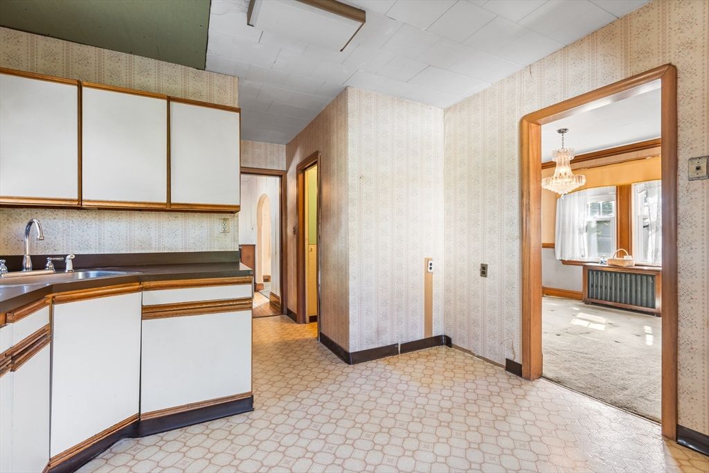 Chandelier, Interior, Kitchen