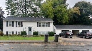 Exterior, Facade, Raised Ranch