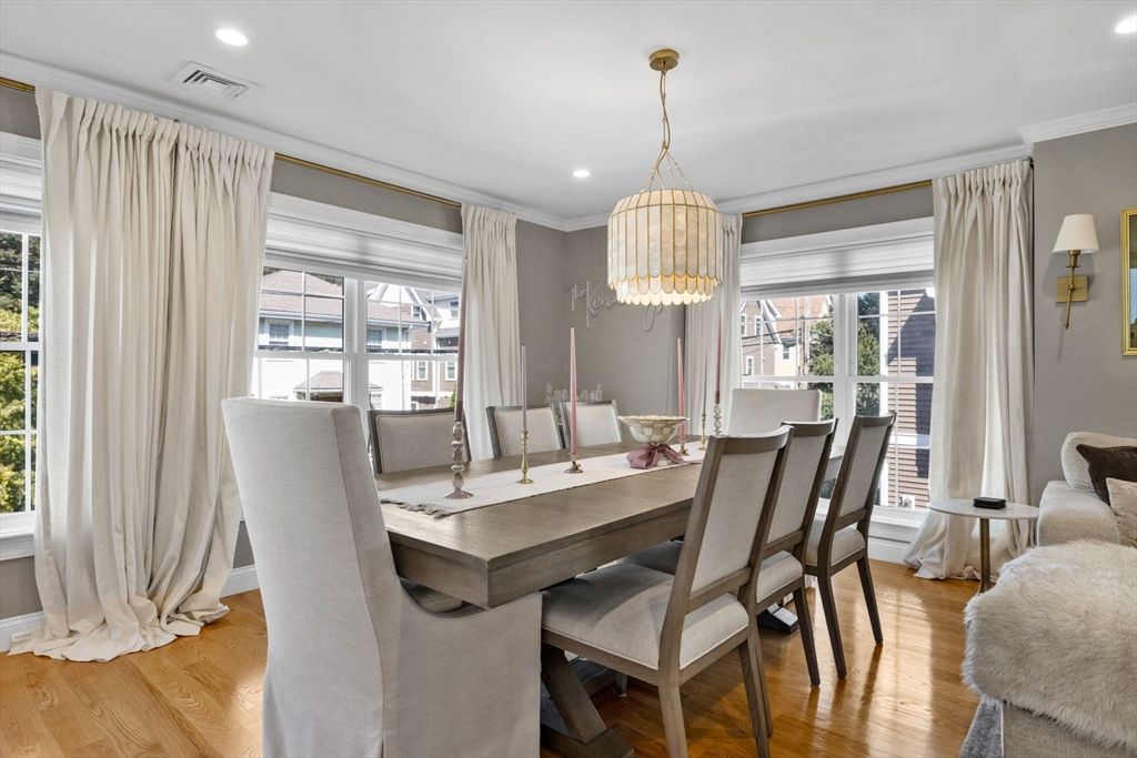 Chandelier, Dining room, Interior, Recessed Lighting, Wood Texture Flooring