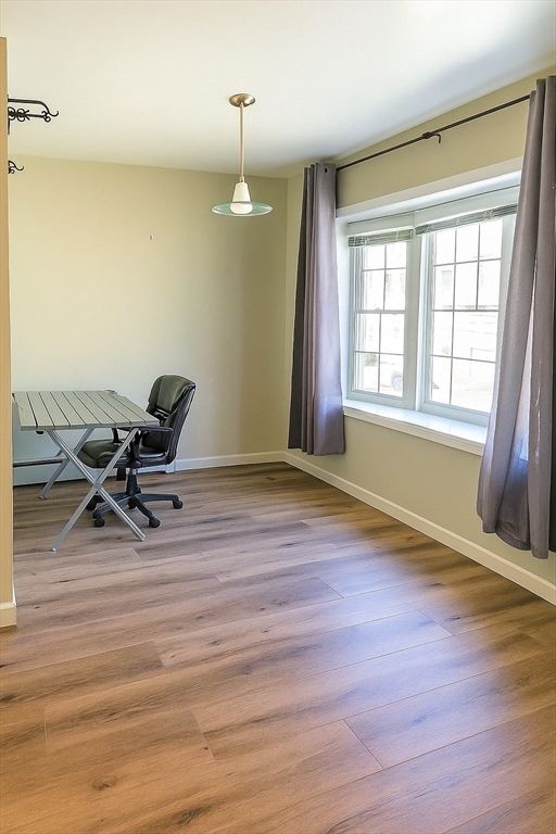 Interior, Pendant Lights, Wood Texture Flooring