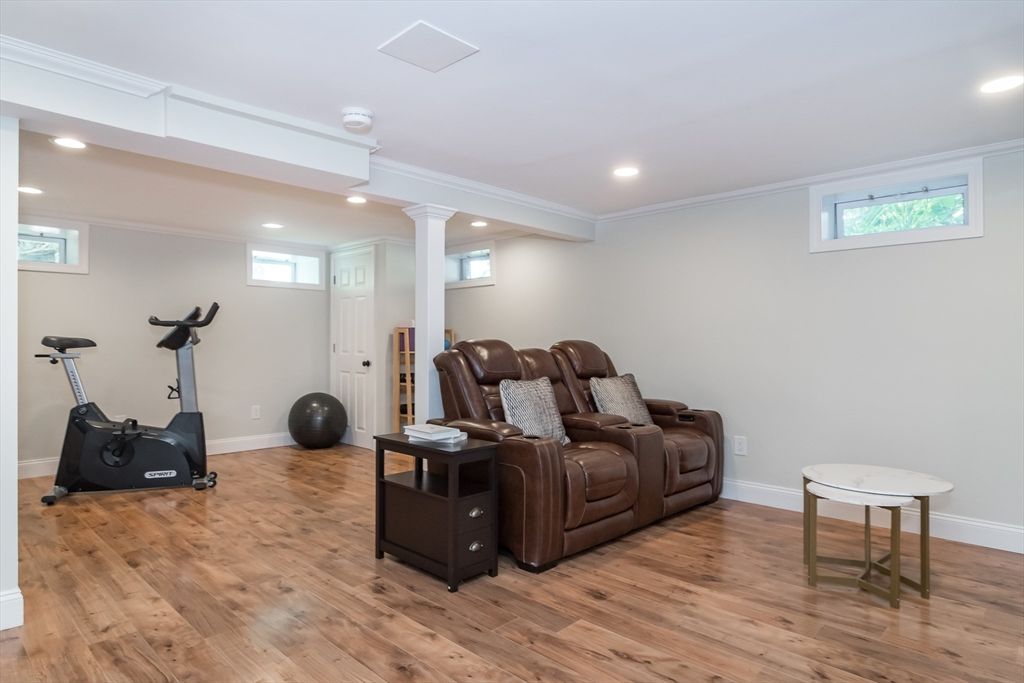 Fitness Equipment, Interior, Recessed Lighting, Wood Texture Flooring