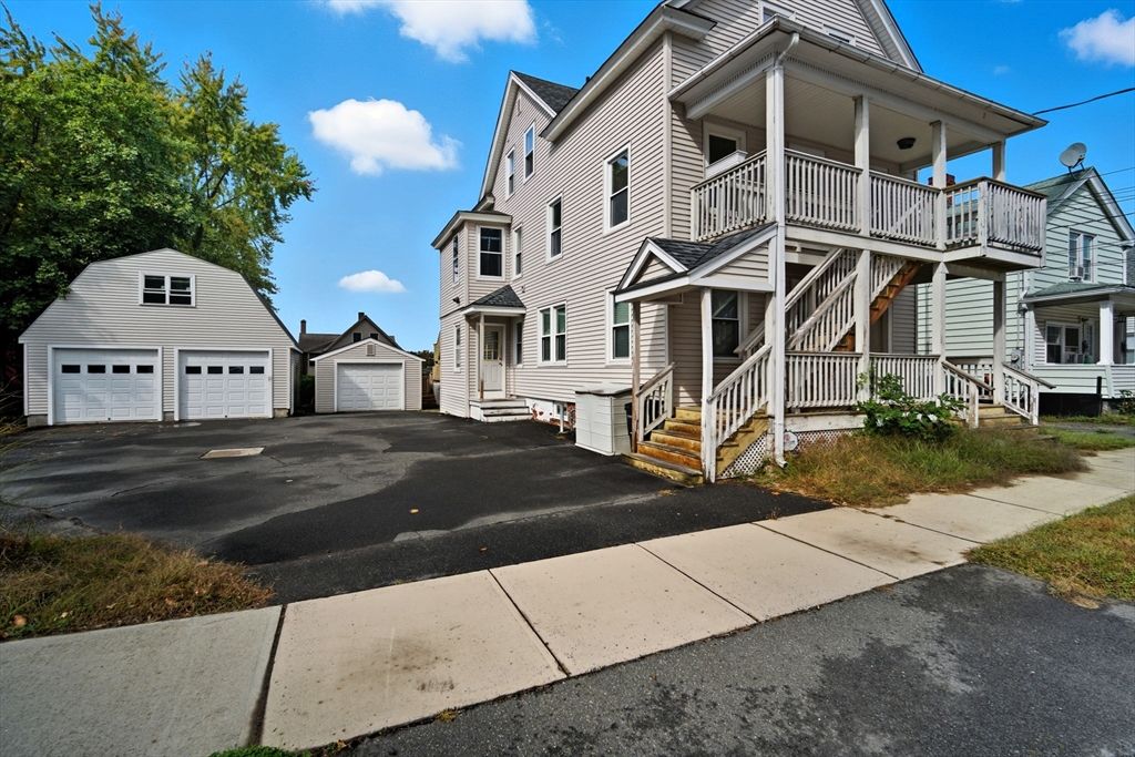 Detached Garage, Exterior