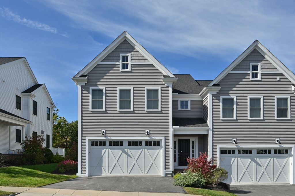 Attached, Exterior, Facade, Rowhouse
