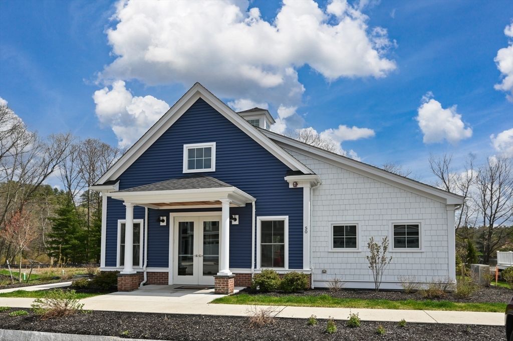 Exterior, Facade, Farmhouse