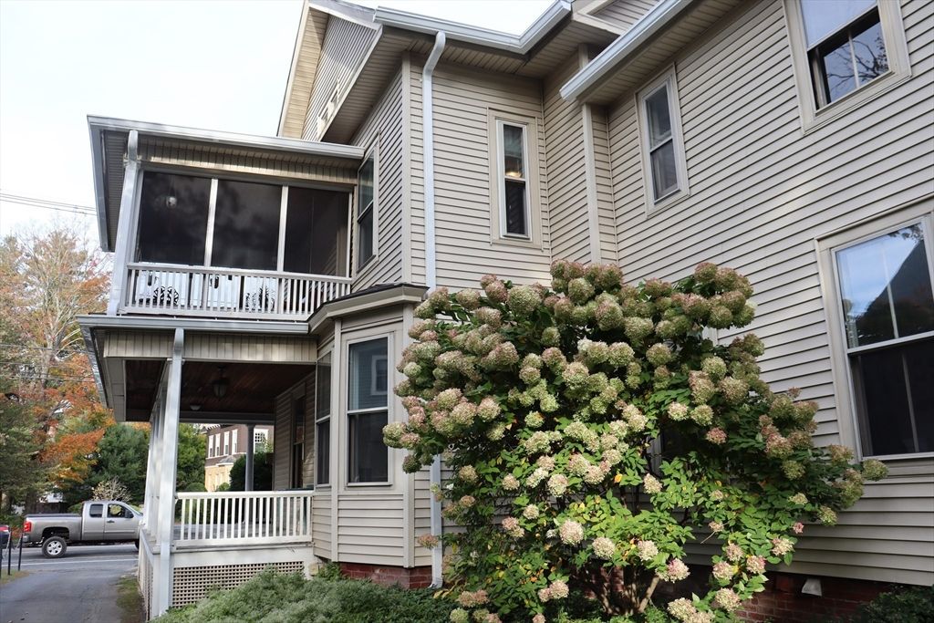 Exterior, Facade, Queen Anne Victorian