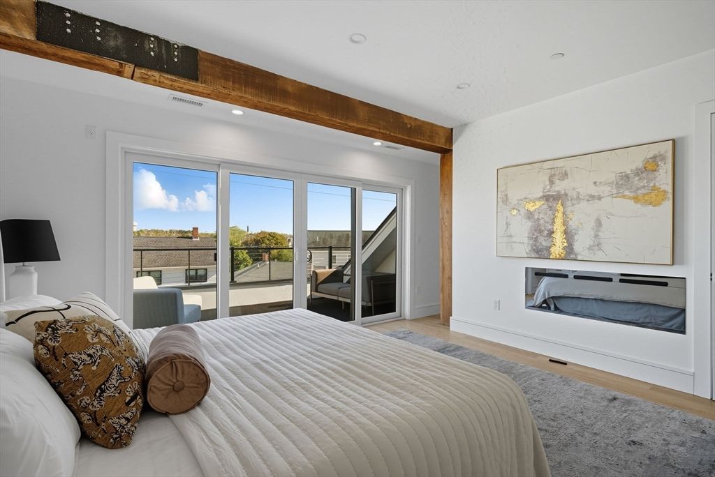 Bedroom, Interior, Recessed Lighting, Water