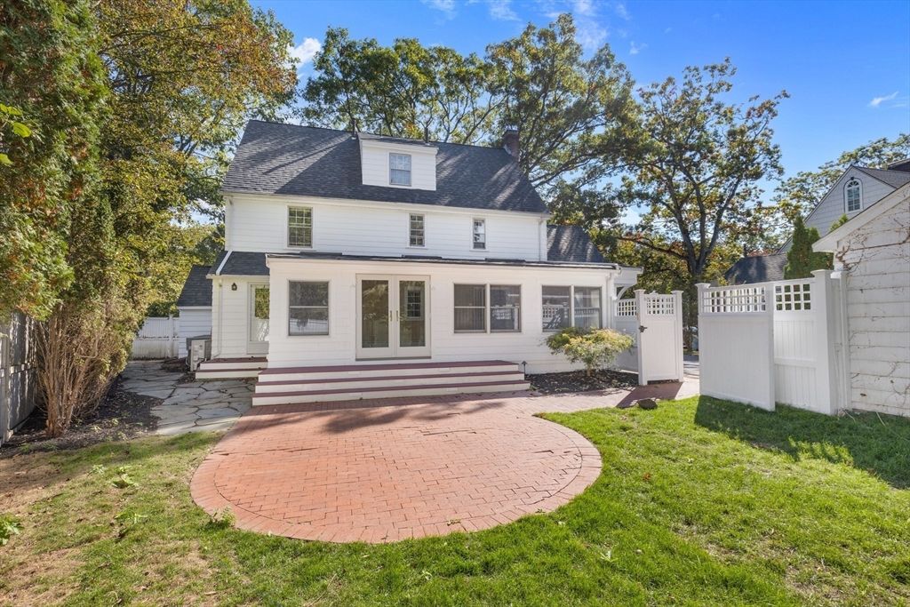Exterior, Facade, Cape Cod
