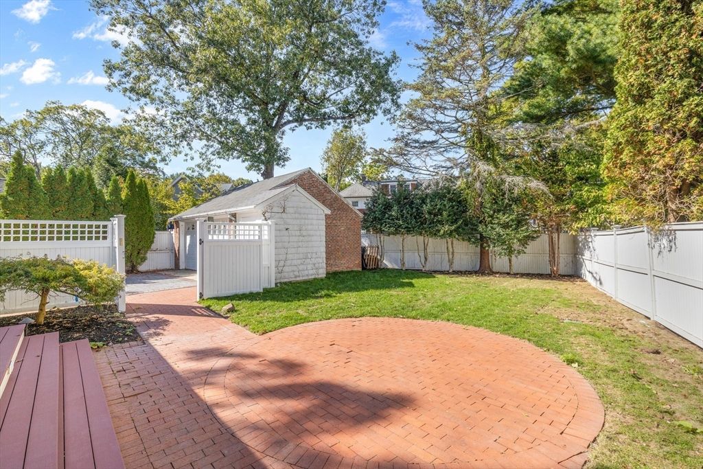 Backyard, Detached Garage, Exterior