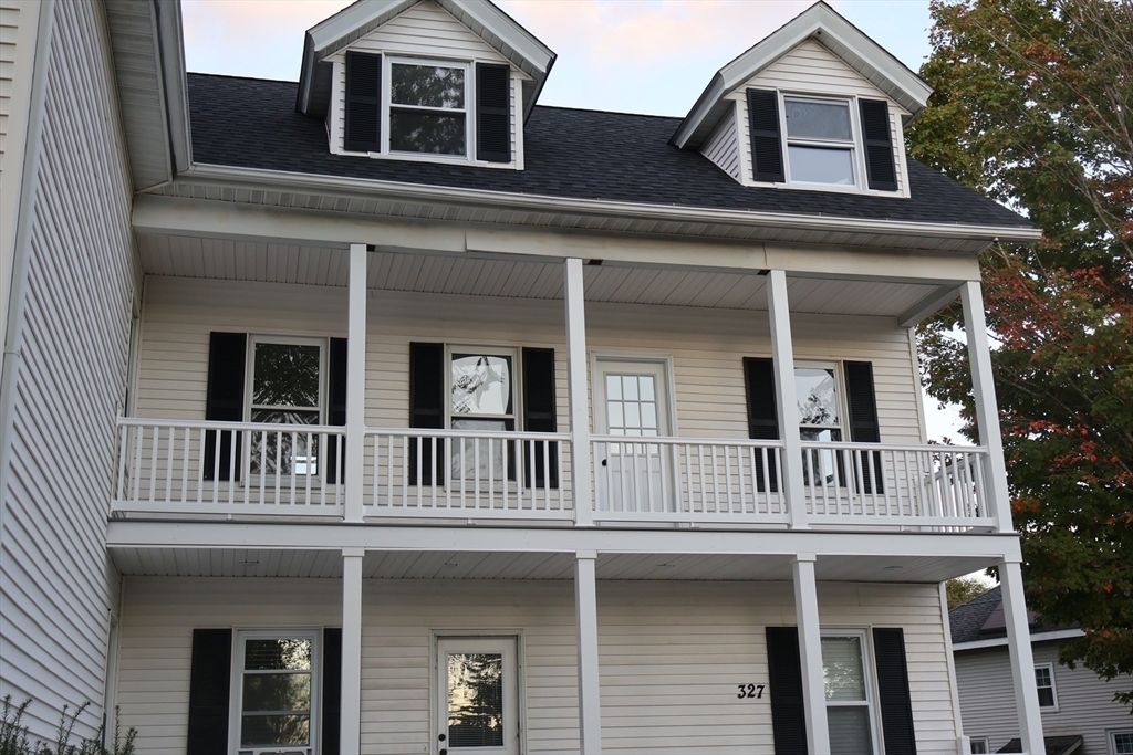 Exterior, Facade, Queen Anne Victorian