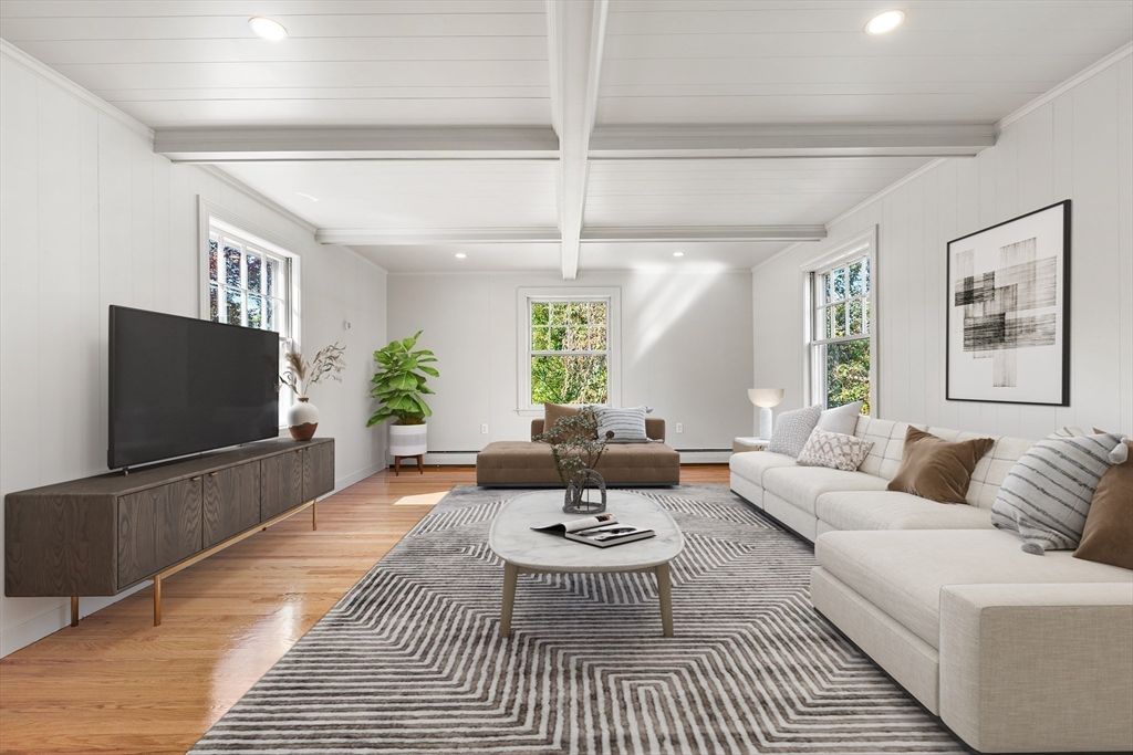 Interior, Living room, Recessed Lighting, Wood Texture Flooring