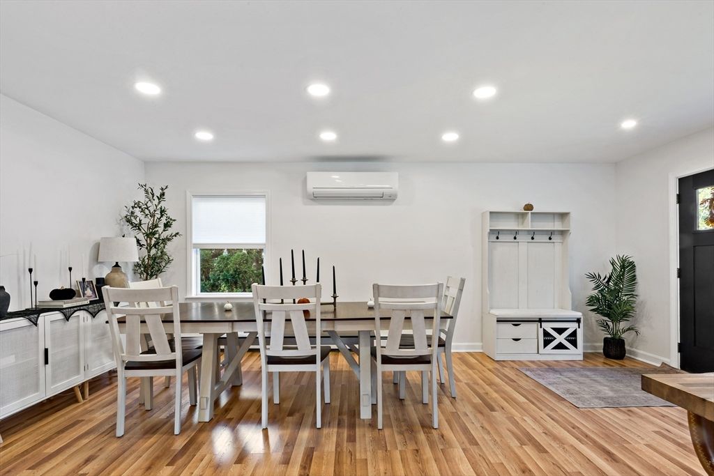 Dining room, Interior, Recessed Lighting, Wood Texture Flooring