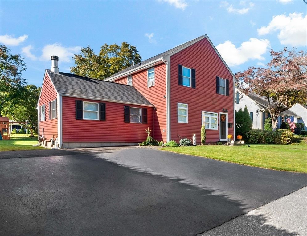 Exterior, Facade, Cape Cod