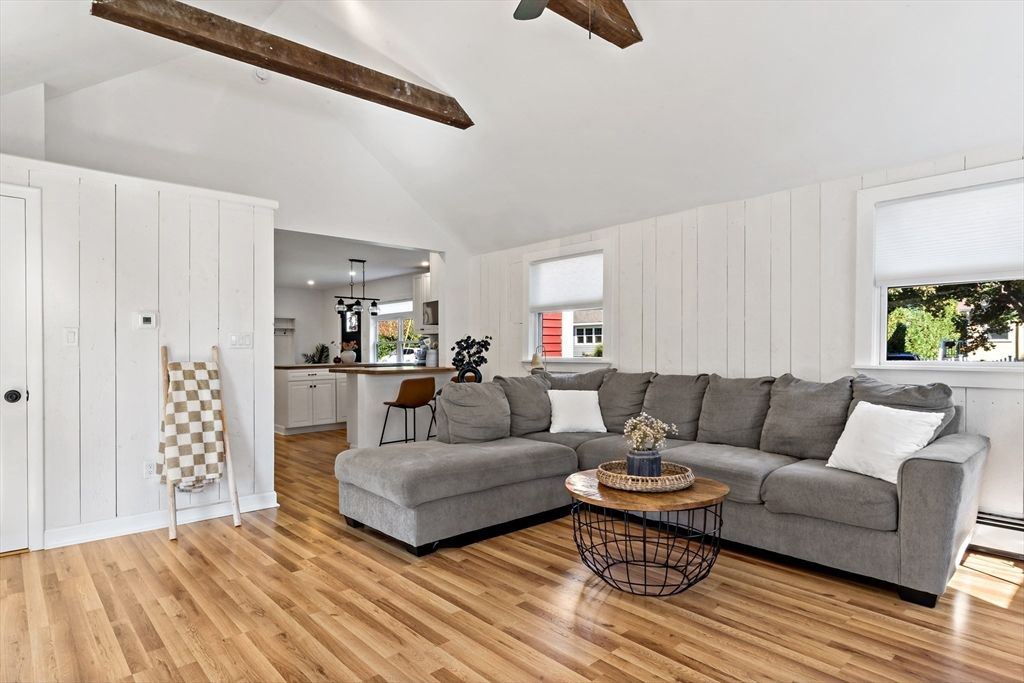 Interior, Kitchen, Living room, Pendant Lights, Recessed Lighting, Wooden Beams, Wood Texture Flooring